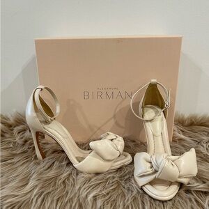 Alexandre Birman heels with bow